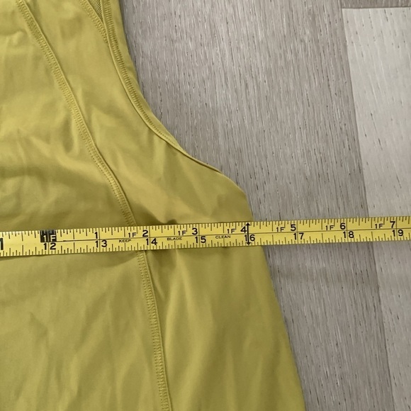 Lululemon Sculpt Tank Top green  Size 4 Neon Run‎ Gym Cardio fantastic - Picture 5 of 9